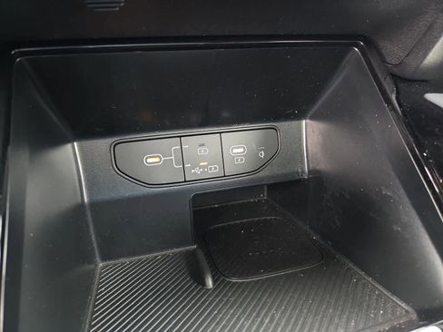 Certified 2025 Kia Sorento SX Prestige image 32