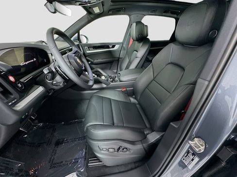 New 2026 Porsche Cayenne S AWD/4WD image 5