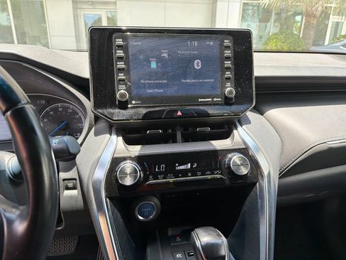 Used 2021 Toyota Venza XLE w/ Softex Package AWD/4WD image 6