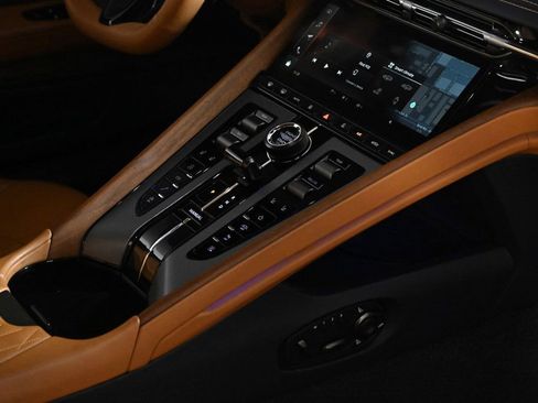 Used 2024 Aston Martin DB12 Coupe image 24