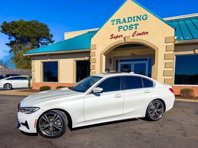 Used 2021 BMW 330i Sedan w/ Premium Package RWD image 3