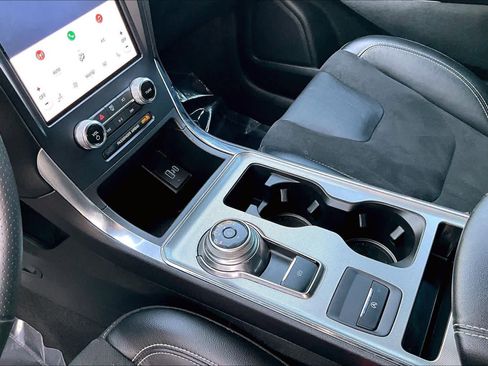 Used 2023 Ford Edge ST image 16