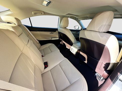 Used 2017 Lexus ES 350 image 30