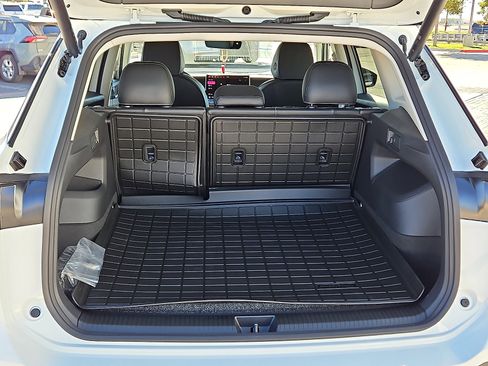 New 2026 Volkswagen Tiguan SE image 6