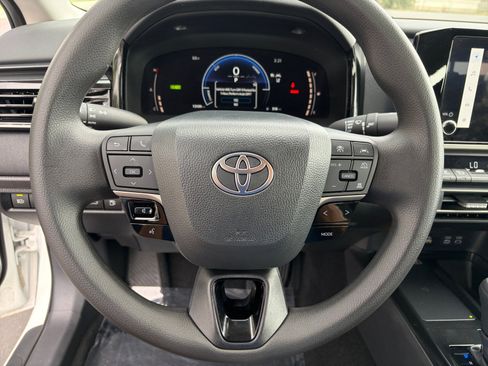 Used 2026 Toyota Camry LE FWD image 12