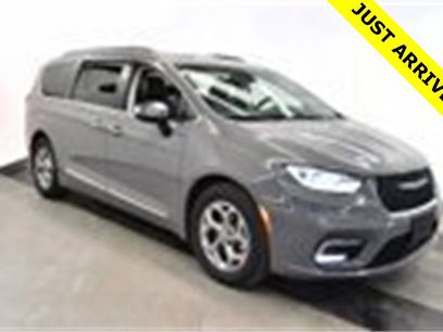 Used 2023 Chrysler Pacifica Limited