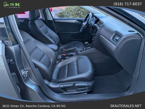 Used 2017 Volkswagen Jetta SE FWD image 32