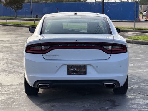 Used 2022 Dodge Charger SXT RWD image 5