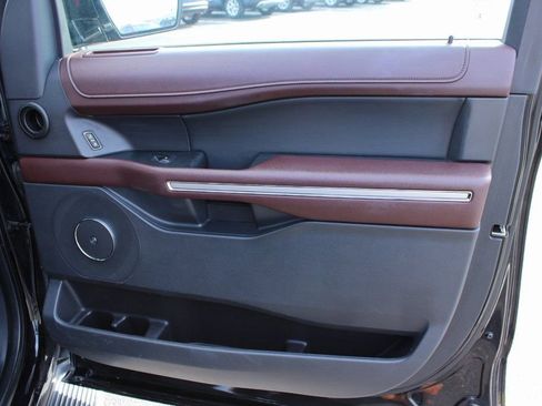 Used 2023 Ford Expedition Max Limited image 32