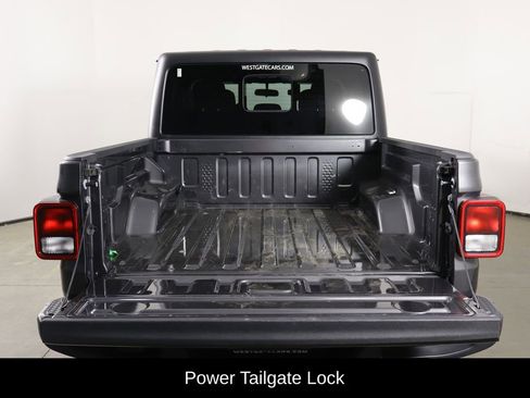 Used 2023 Jeep Gladiator Sport AWD/4WD image 18