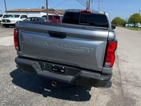 Used 2024 Chevrolet Colorado Z71 w/ Z71 Convenience Package 2 AWD/4WD image 9