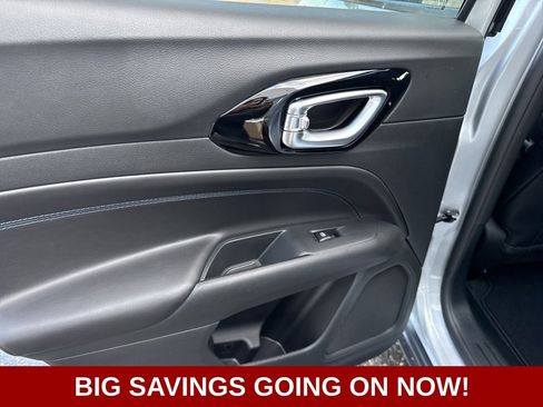 New 2026 Jeep Compass Latitude image 37