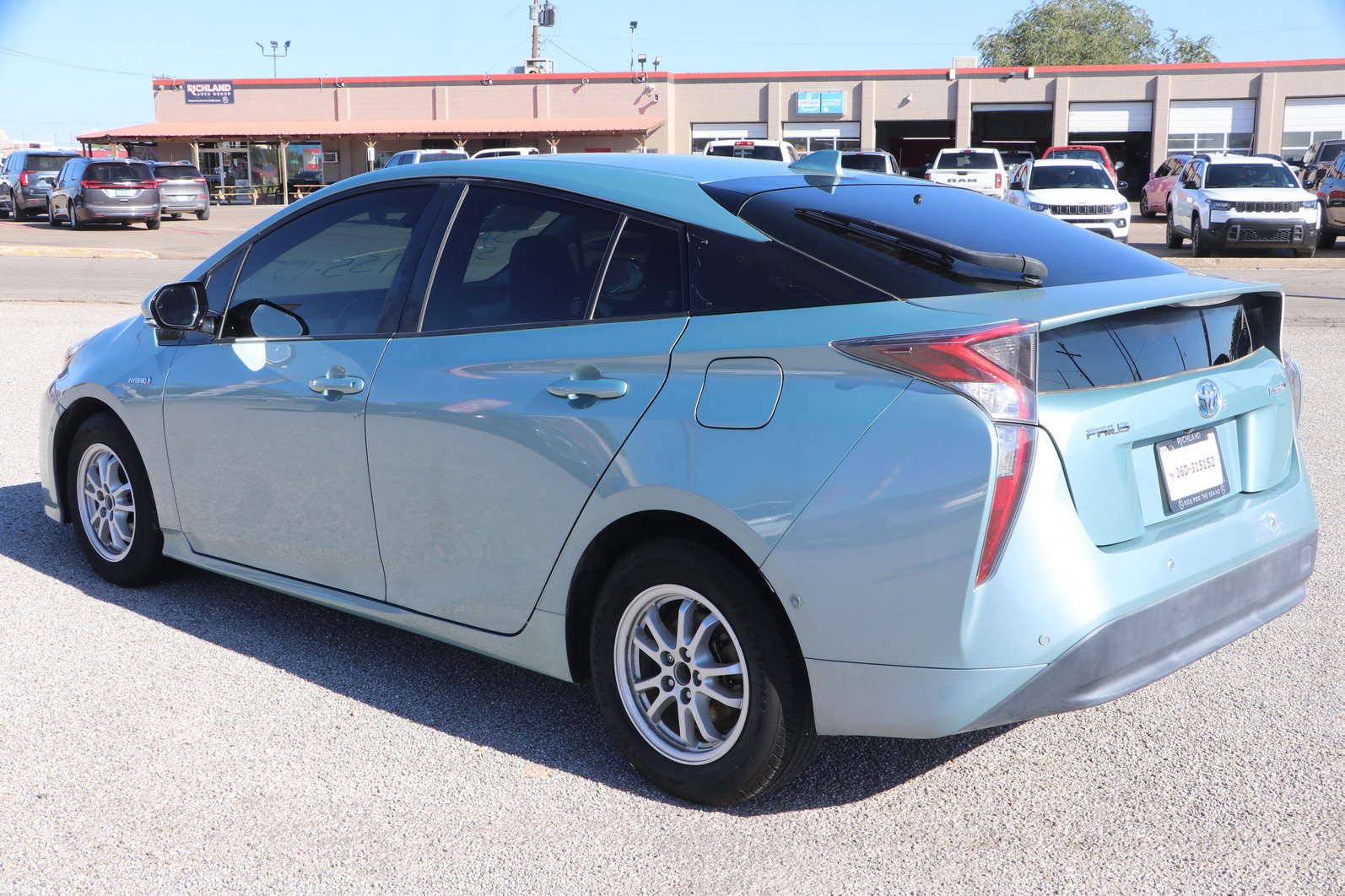 Used 2018 Toyota Prius Three FWD image 5