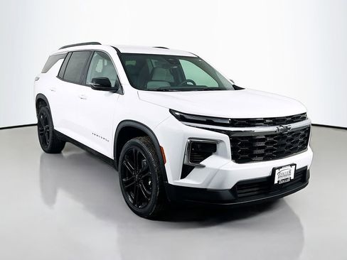 New 2026 Chevrolet Traverse LT image 3