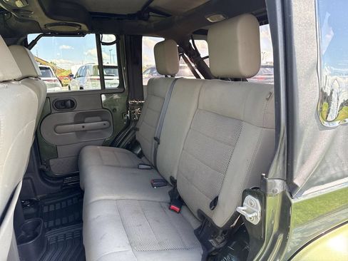 Used 2009 Jeep Wrangler Unlimited Sahara AWD/4WD image 19