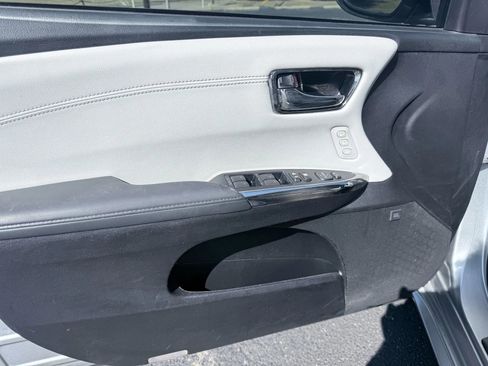 Used 2016 Toyota Avalon Limited image 13