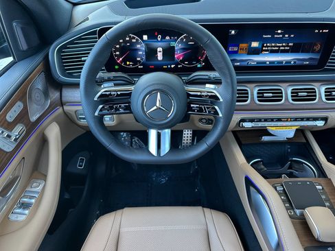 New 2026 Mercedes-Benz GLS 580 4MATIC image 15