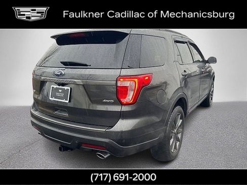 Used 2018 Ford Explorer XLT w/ Equipment Group 202A image 5