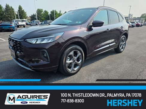 Used 2023 Ford Escape ST-Line Select w/ Tech Pack #2 AWD/4WD image 1