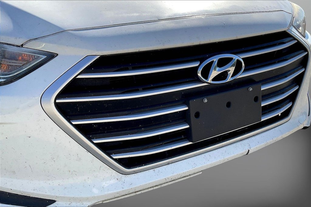 Used 2017 Hyundai Elantra SE FWD image 30