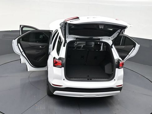 Used 2024 Chevrolet Equinox RS FWD image 31