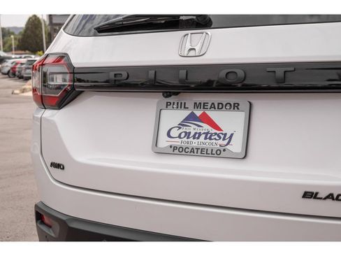 Used 2025 Honda Pilot Black Edition image 29