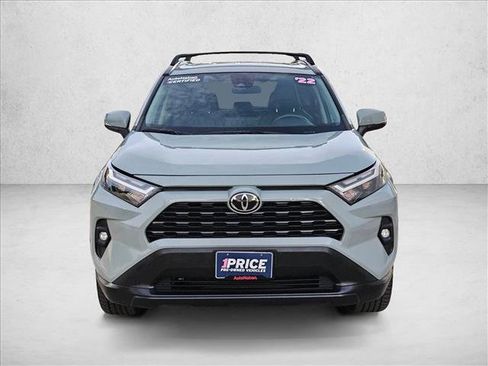 Used 2022 Toyota RAV4 XLE Premium image 2