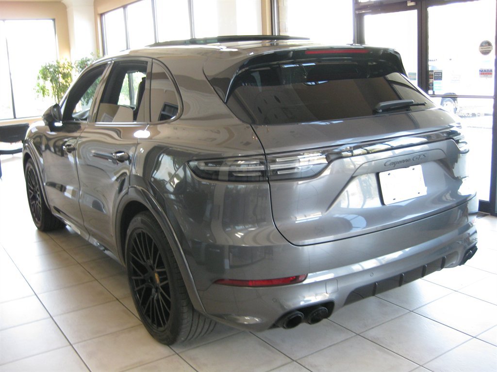 Used 2023 Porsche Cayenne GTS w/ Assistance Package AWD/4WD image 7