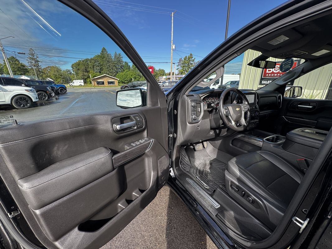Used 2021 Chevrolet Silverado 1500 LTZ AWD/4WD image 10