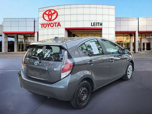 Used 2015 Toyota Prius C Two image 5
