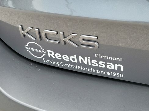Certified 2025 Nissan Kicks SR FWD image 11