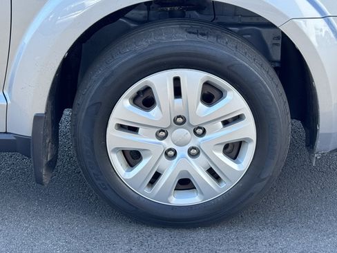 Used 2018 Dodge Journey SE w/ Popular Equipment Group image 19