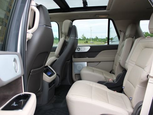 Used 2023 Lincoln Navigator Reserve RWD image 26