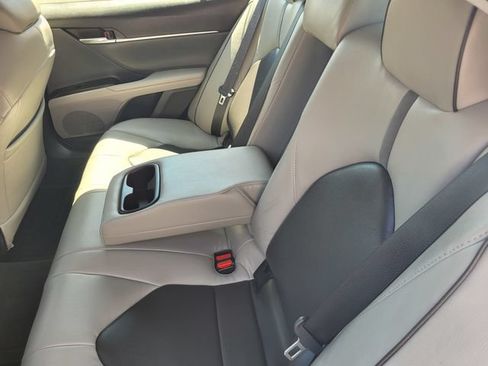 Used 2022 Toyota Camry SE FWD image 13