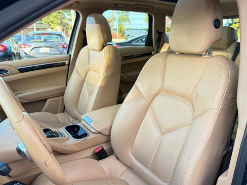 Used 2012 Porsche Cayenne AWD/4WD image 13