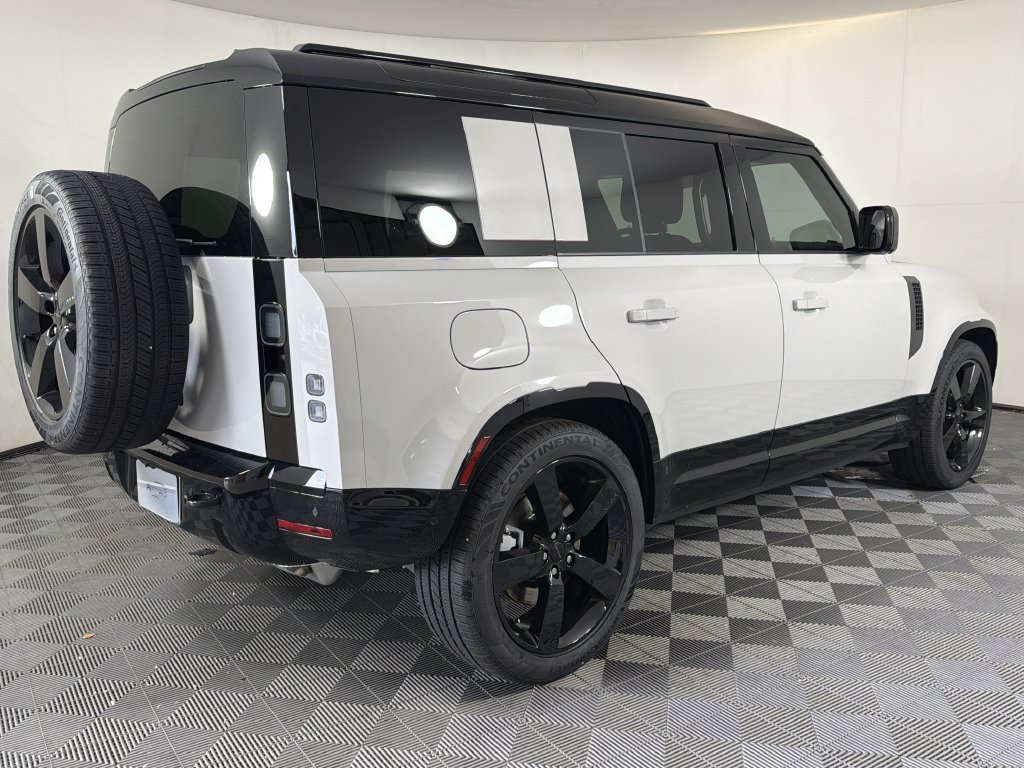 New 2026 Land Rover Defender 110 X-Dynamic SE AWD/4WD image 7