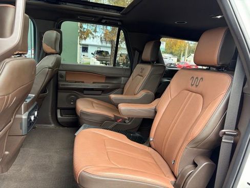 Used 2022 Ford Expedition Max King Ranch image 4