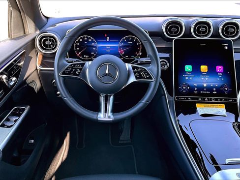 Certified 2025 Mercedes-Benz GLC 300 4MATIC image 5