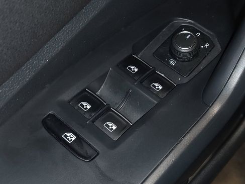 Used 2024 Volkswagen Jetta SE image 27