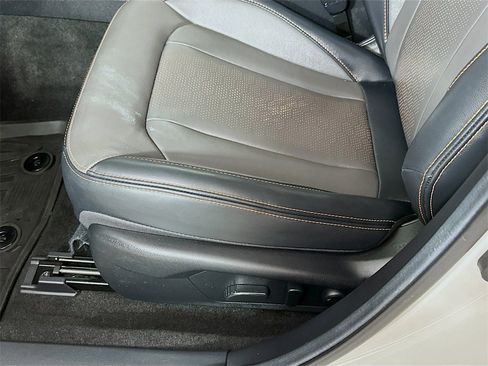 Used 2024 Subaru Crosstrek 2.5i Limited w/ Popular Package #3A image 9