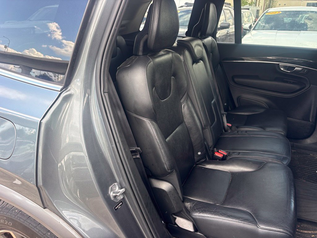 Used 2018 Volvo XC90 T6 Momentum w/ Convenience Package AWD/4WD image 19