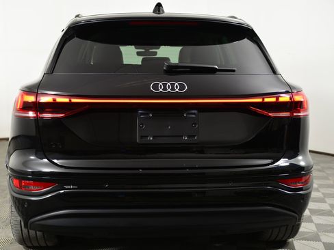 Used 2025 Audi Q6 e-tron Premium w/ Convenience Package image 8