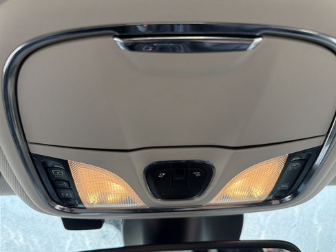 Used 2022 Jeep Cherokee Limited image 21