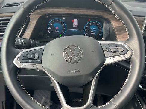 Certified 2025 Volkswagen Atlas SEL image 8