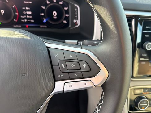 Certified 2022 Volkswagen Atlas SE w/ Black Wheel Package image 15