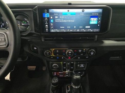 Used 2024 Jeep Wrangler Unlimited Rubicon 4xe image 12