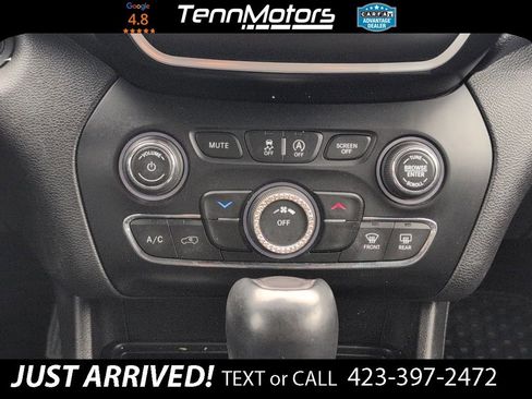 Used 2019 Jeep Cherokee Latitude Plus w/ Cold Weather Group image 14
