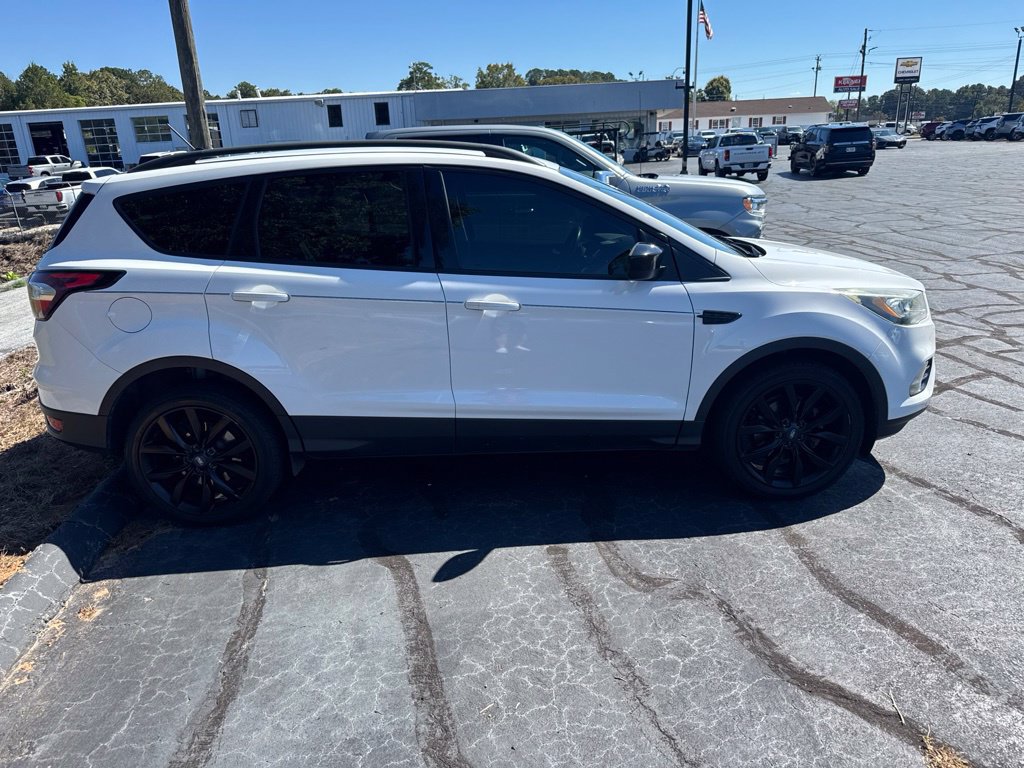 Used 2018 Ford Escape SE w/ SE Sport Appearance Package FWD image 6