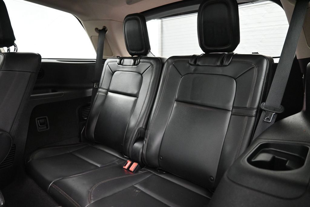Used 2022 Lincoln Aviator Reserve w/ Equipment Group 201A AWD/4WD image 26