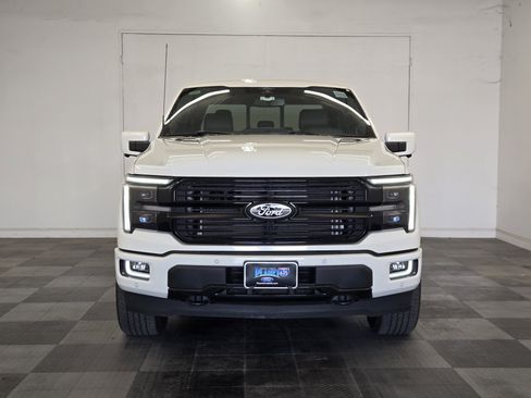 Used 2025 Ford F150 Platinum w/ FX4 Off-Road Package AWD/4WD image 3